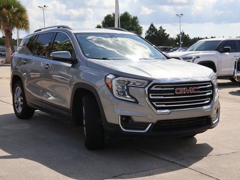 Used 2024 GMC Terrain SLT image 22
