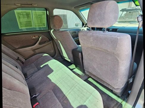 Used 1998 Toyota Camry LE FWD image 19