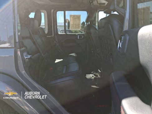 Used 2018 Jeep Wrangler Unlimited Rubicon AWD/4WD image 22