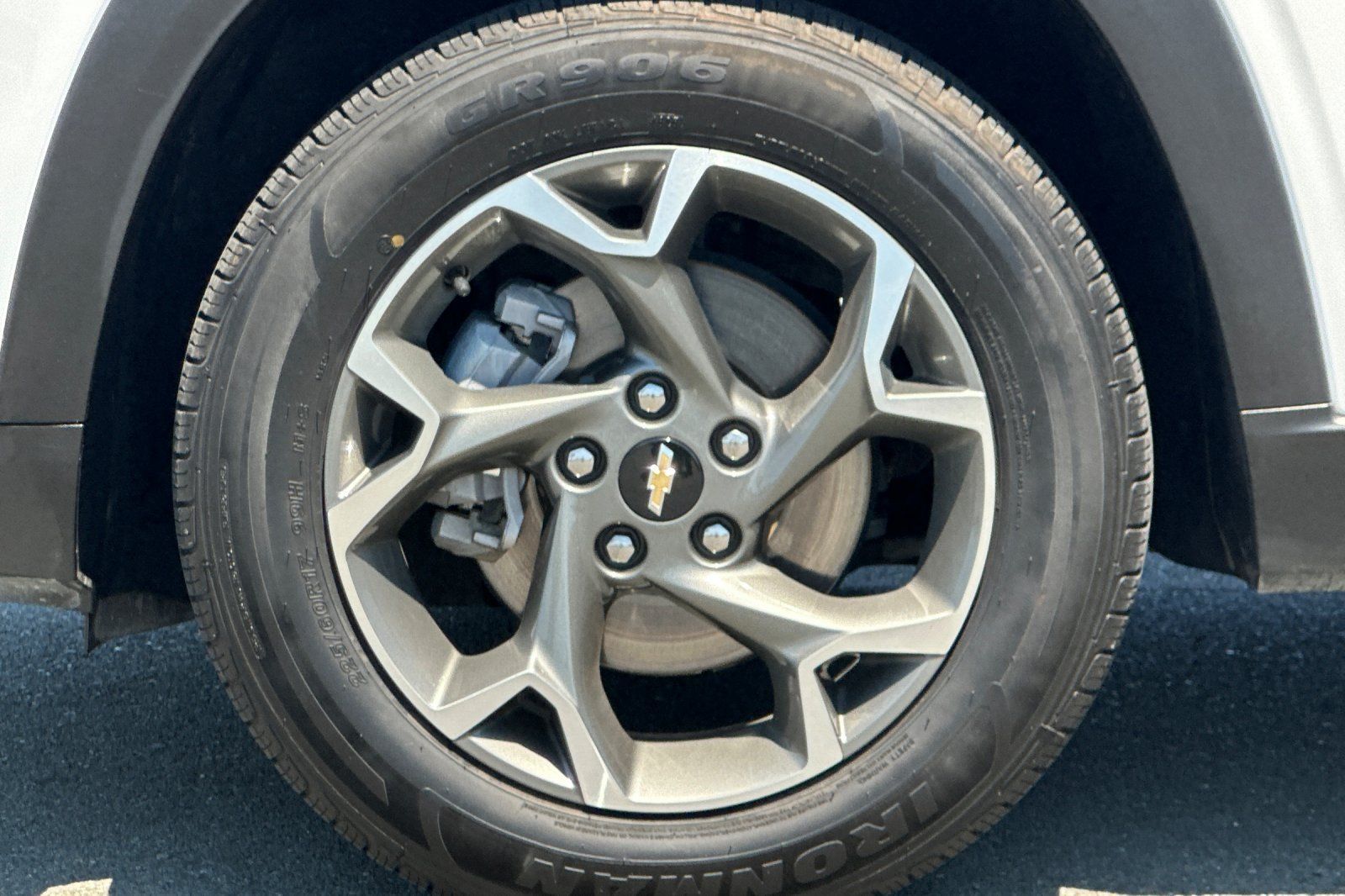 Used 2025 Chevrolet Trax LT FWD image 26