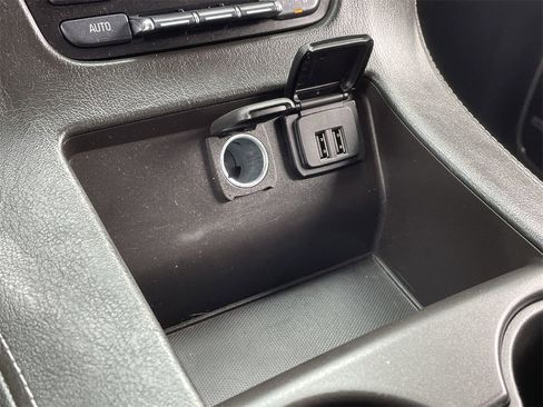 Used 2015 GMC Yukon SLE w/ Convenience Package image 26