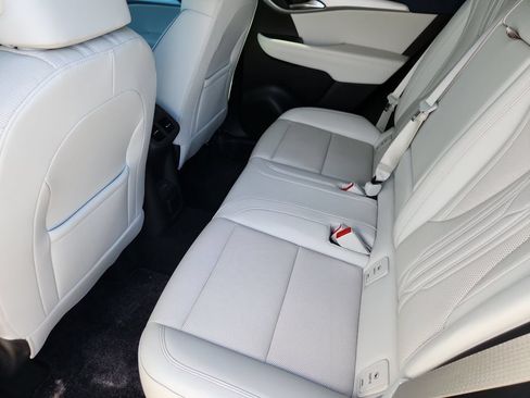 Used 2024 Buick Envision Avenir AWD/4WD image 10