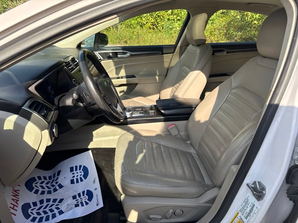 Used 2017 Ford Fusion SE AWD/4WD image 13