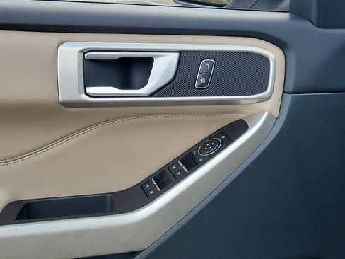 Used 2023 Ford Explorer XLT w/ Equipment Group 202A image 24