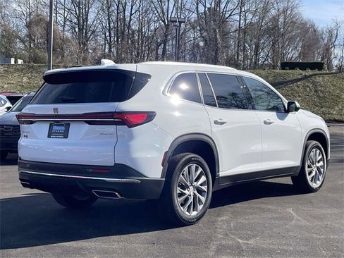 Used 2025 Buick Enclave Preferred image 3