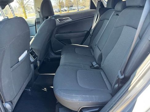 Used 2025 Kia Sportage LX image 19
