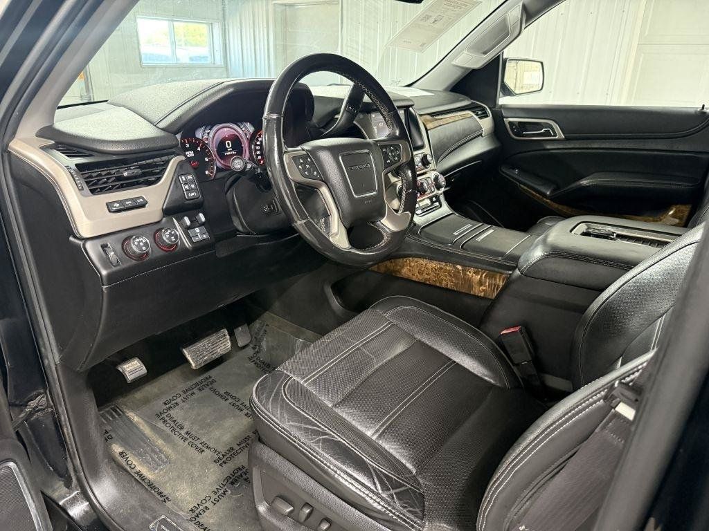 Used 2015 GMC Yukon Denali w/ Premium Package AWD/4WD image 11