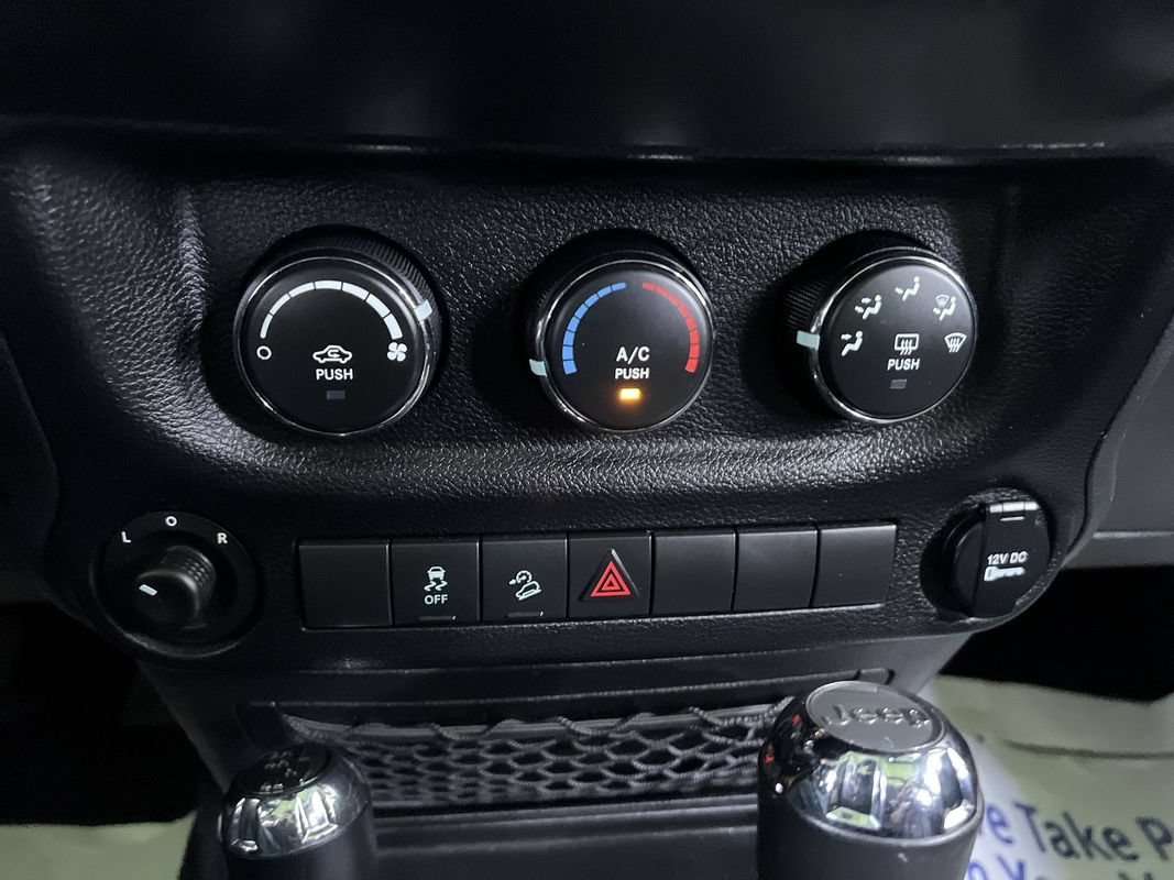 Used 2014 Jeep Wrangler Unlimited Sport w/ Quick Order Package 24S AWD/4WD image 23