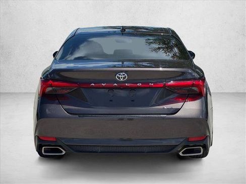 Used 2020 Toyota Avalon XLE w/ Moonroof Package FWD image 7