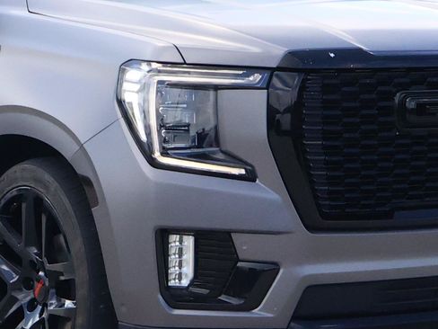 Used 2024 GMC Yukon Denali Ultimate AWD/4WD image 9