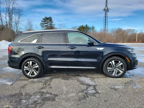 Used 2023 Kia Sorento EX image 4