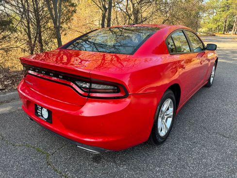 Used 2022 Dodge Charger SXT image 4