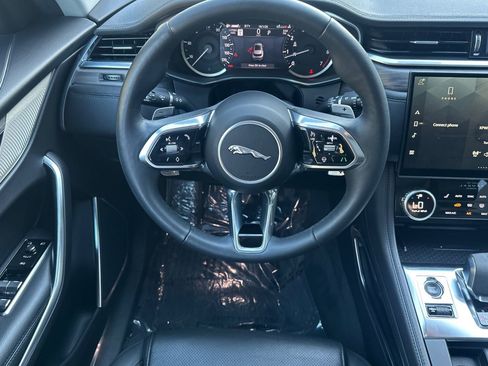 Used 2023 Jaguar F-PACE S image 27