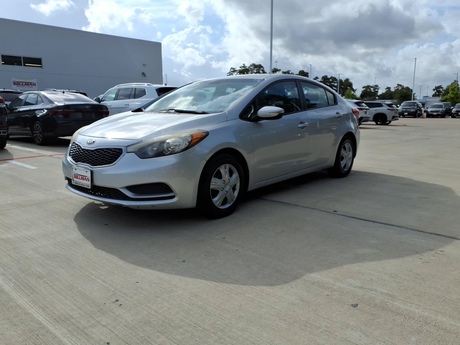 Used 2016 Kia Forte LX w/ LX Popular Package FWD image 2