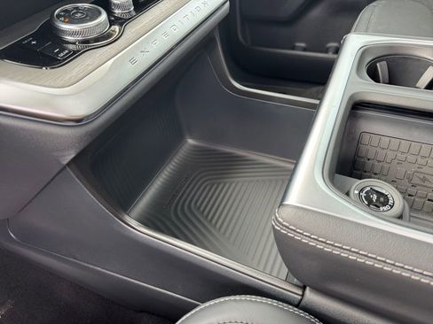 New 2025 Ford Expedition Max Platinum w/ Driver's Package image 38