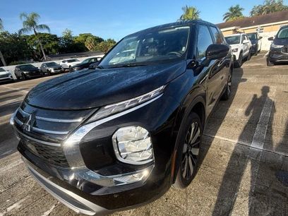 Used 2025 Mitsubishi Outlander SE