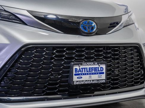 Certified 2022 Toyota Sienna XSE image 13