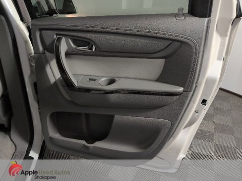 Used 2014 GMC Acadia SLT image 38