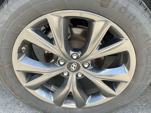 Used 2017 Hyundai Santa Fe Sport w/ 2.0T Ultimate Tech Package 05 FWD image 14
