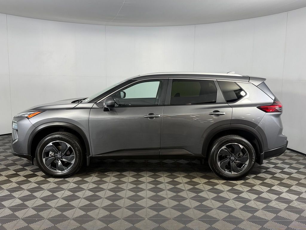 Used 2024 Nissan Rogue SV w/ SV Premium Package AWD/4WD image 10