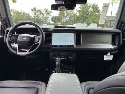 New 2025 Ford Bronco Outer Banks image 23