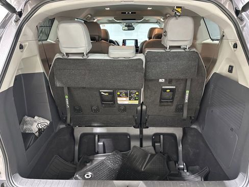 Used 2023 Toyota Sienna Limited AWD/4WD image 12