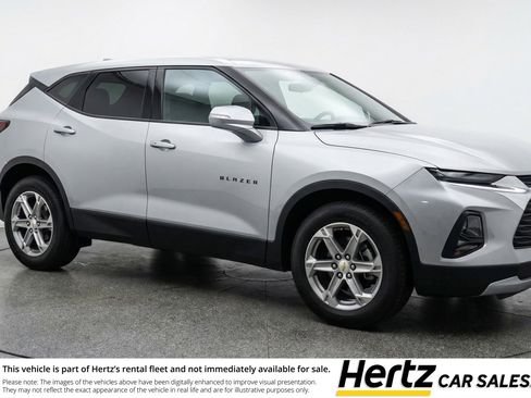 Used 2025 Chevrolet Blazer LT FWD image 1