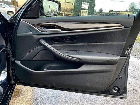 Used 2018 BMW 530i xDrive image 24