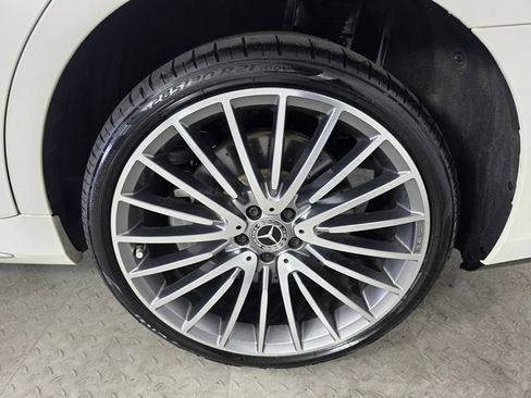 Certified 2022 Mercedes-Benz S 500 4MATIC image 17
