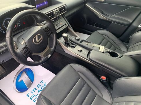 Used 2020 Lexus IS 350 F Sport w/ F Sport Package image 11