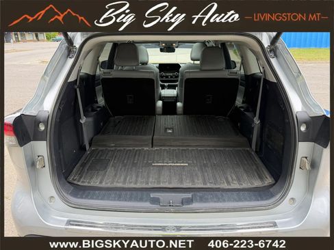 Used 2024 Toyota Highlander Platinum AWD/4WD image 25