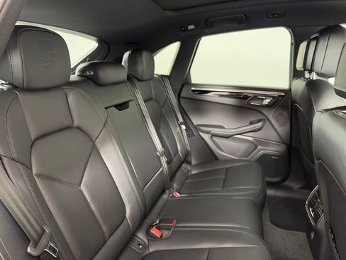 Certified 2026 Porsche Macan AWD/4WD image 15