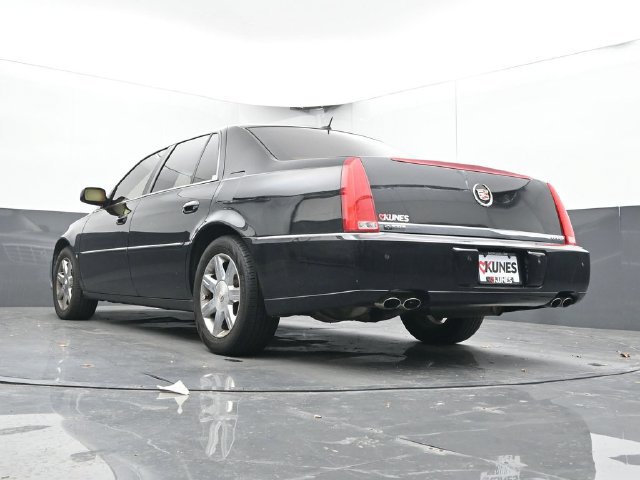Used 2006 Cadillac DTS FWD image 29