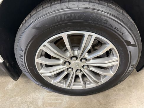 Used 2019 Cadillac XT5 Luxury image 31