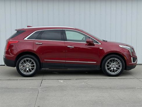 Used 2019 Cadillac XT5 Premium Luxury w/ Driver Assist Package AWD/4WD image 3