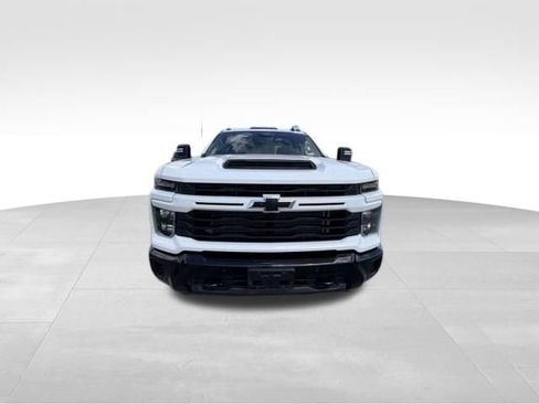 Used 2025 Chevrolet Silverado 2500 Custom w/ Custom Value Package AWD/4WD image 3