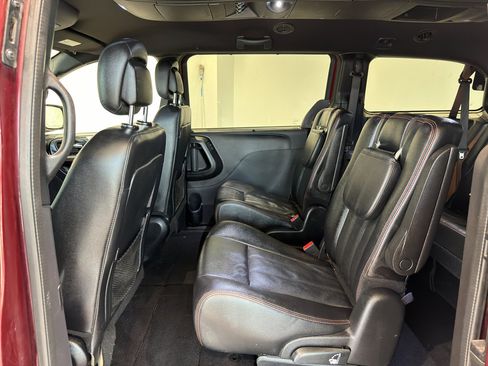 Used 2020 Dodge Grand Caravan GT FWD image 18