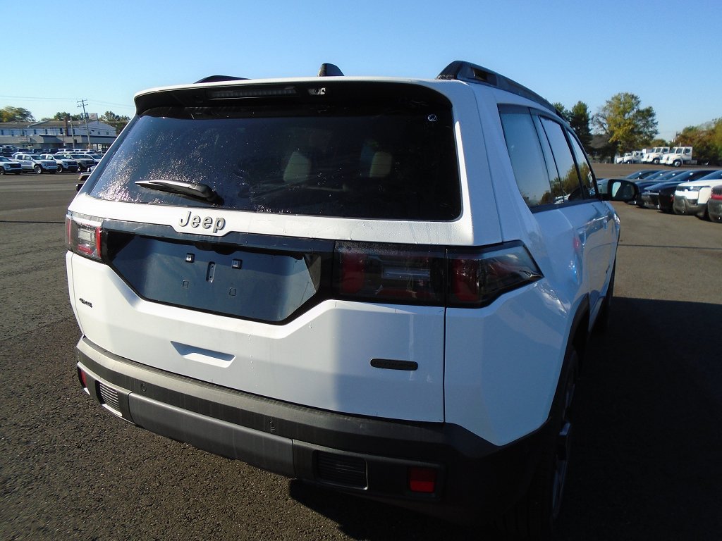 New 2026 Jeep Cherokee Overland w/ Trailer Tow Group AWD/4WD image 3