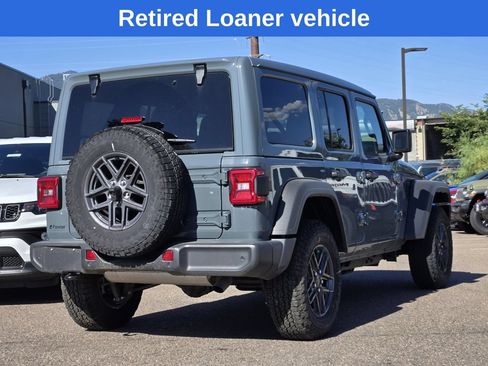 Used 2025 Jeep Wrangler Unlimited Sport AWD/4WD image 4