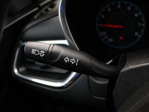 Used 2018 Chevrolet Equinox LT FWD image 6
