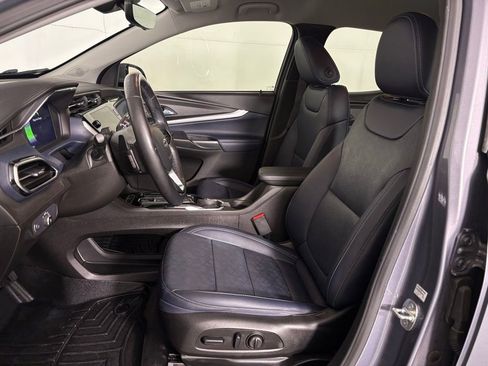 Used 2022 Chevrolet Bolt EUV Premier w/ Super Cruise Package image 16