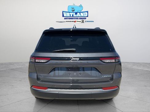 New 2026 Jeep Grand Cherokee Limited RWD image 4