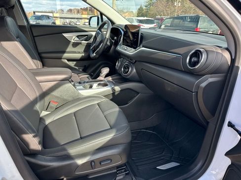 Certified 2025 Chevrolet Blazer LT w/ Sound & Technology Package image 30