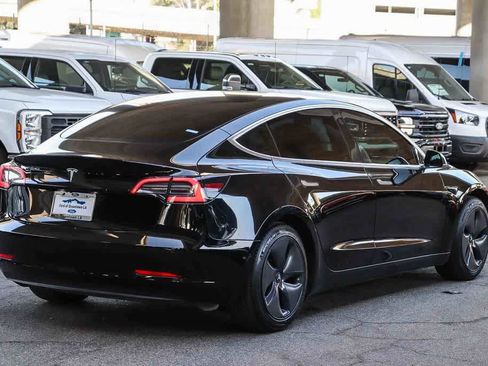Used 2018 Tesla Model 3 Long Range image 4