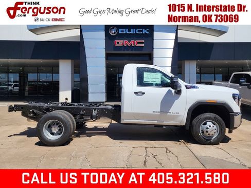 New 2026 GMC Sierra 3500 Pro AWD/4WD image 2