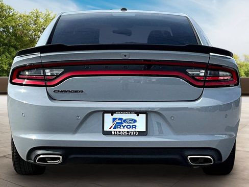 Used 2021 Dodge Charger SXT w/ Blacktop Package RWD image 4