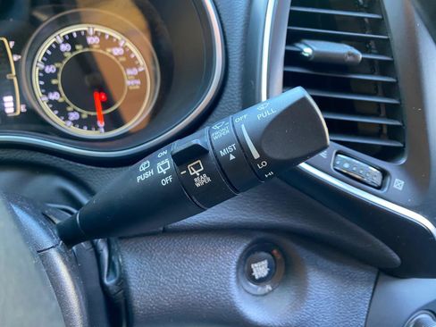 Used 2020 Jeep Cherokee Latitude Plus FWD image 63