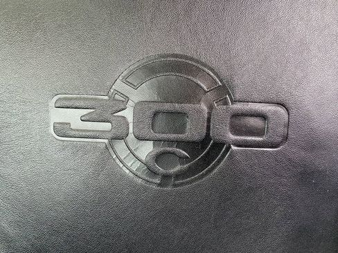 Used 2023 Chrysler 300 C image 13