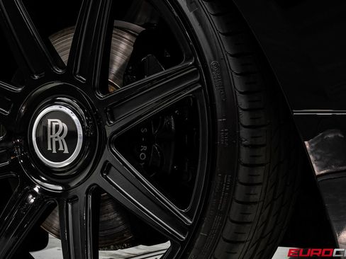 Used 2016 Rolls-Royce Wraith RWD image 23