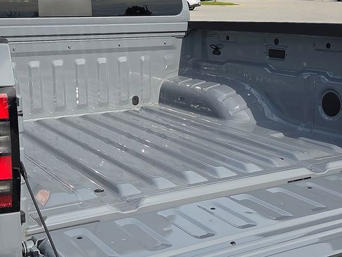 New 2026 Nissan Frontier SV w/ All-Weather Content Package AWD/4WD image 9
